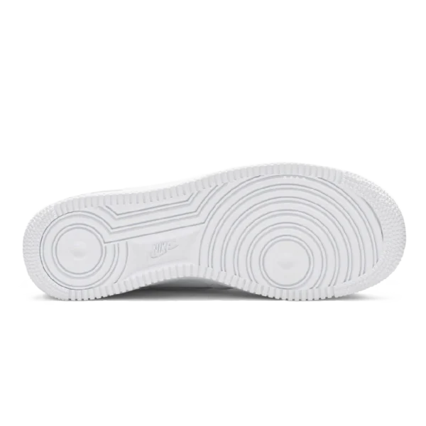 ⁦Nike Air Force 1 Iridescent Swoosh⁩ – תמונה ⁦4⁩