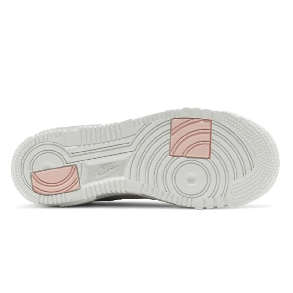 ⁦Nike Air Force 1 Pixel Light Stone⁩ – תמונה ⁦4⁩