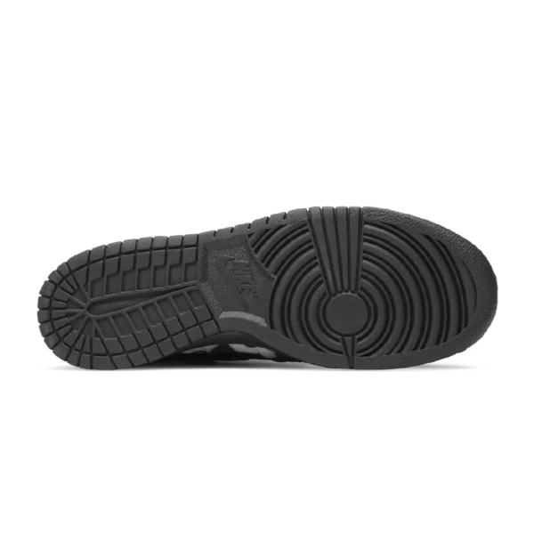 ⁦Nike Dunk Low x Comme des Garçons “Monogram Print”⁩ – תמונה ⁦4⁩