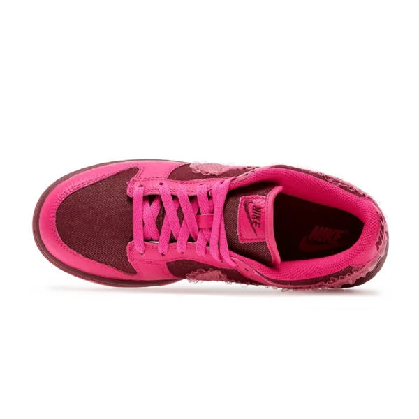 ⁦Nike Dunk Low “Valentine’s Day”⁩ – תמונה ⁦4⁩