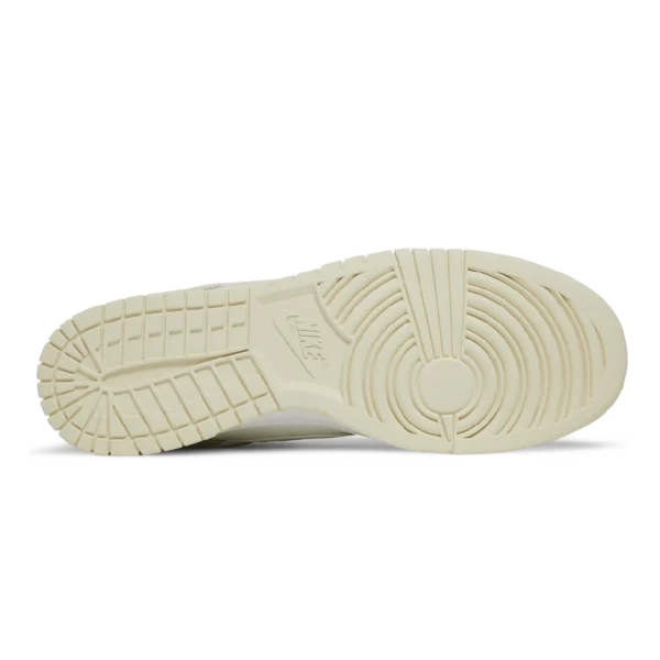 ⁦Nike Dunk Low Coconut Milk White Sail⁩ – תמונה ⁦4⁩