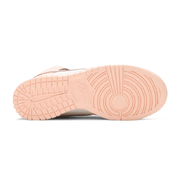 ⁦Nike Dunk High WMNS Crimson Tint⁩ – תמונה ⁦4⁩