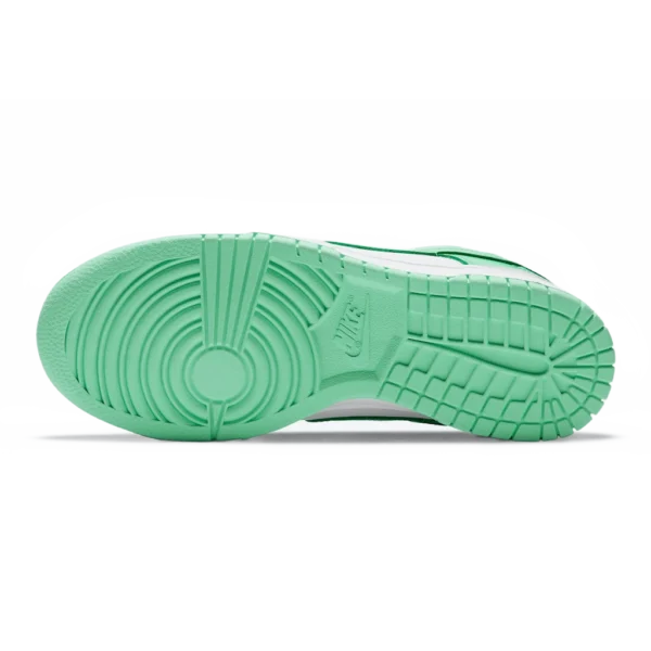 ⁦Nike Dunk Low Green Glow⁩ – תמונה ⁦5⁩