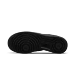 ⁦Nike Air Force 1 LE GS Triple Black Leather⁩ – תמונה ⁦5⁩