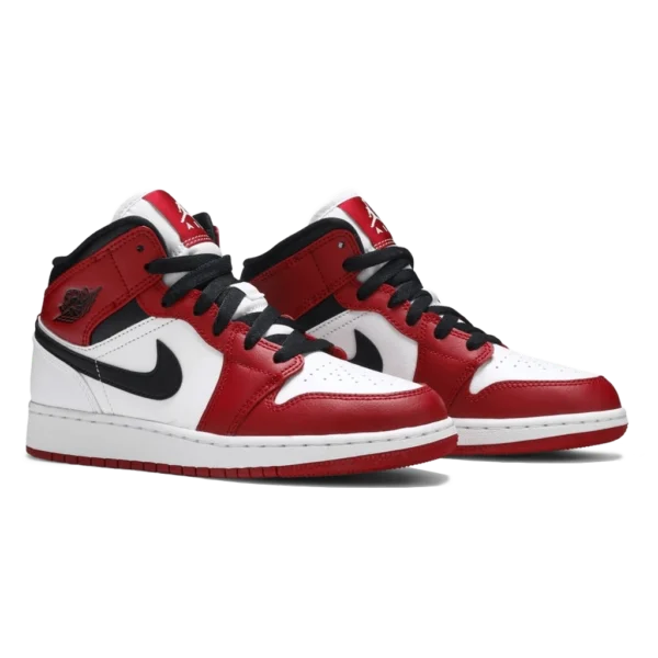 ⁦Air Jordan 1 Mid GS "Chicago" White Gym Red Black⁩ – תמונה ⁦2⁩