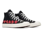 ⁦Converse Chuck 70 High x Comme des Garçons PLAY “Multi Heart” Black⁩ – תמונה ⁦2⁩