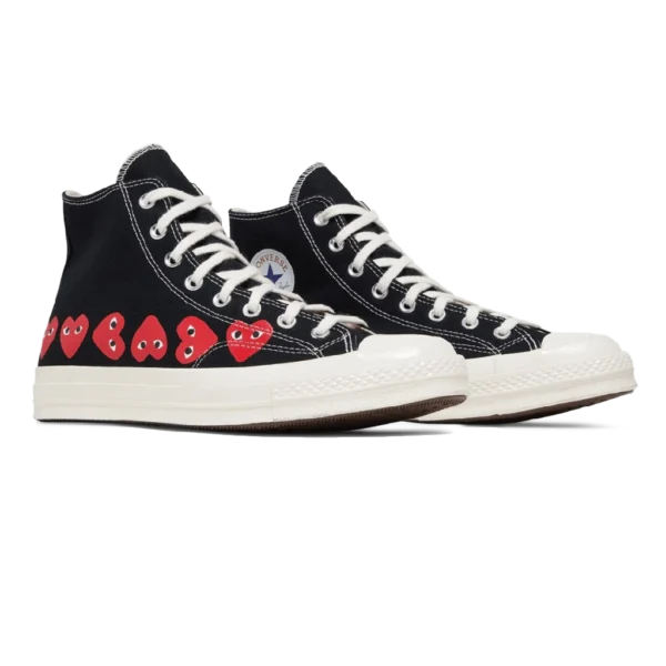⁦Converse Chuck 70 High x Comme des Garçons PLAY “Multi Heart” Black⁩ – תמונה ⁦2⁩