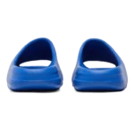 ⁦Adidas Yeezy Slides Azure⁩ – תמונה ⁦3⁩