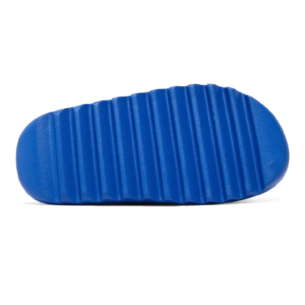 ⁦Adidas Yeezy Slides Azure⁩ – תמונה ⁦4⁩