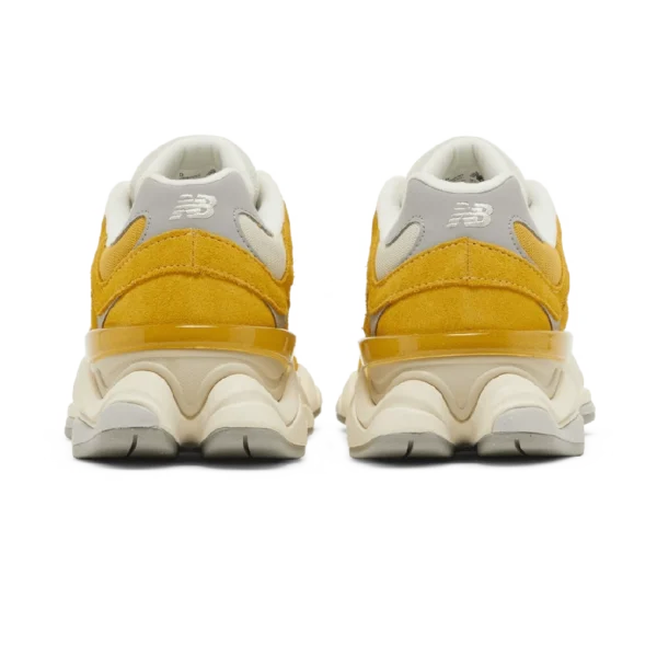 ⁦New Balance 9060 Varsity Gold⁩ – תמונה ⁦3⁩