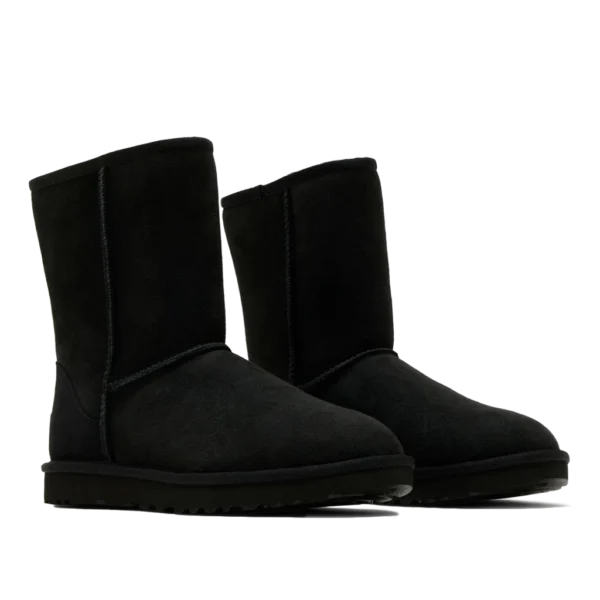 ⁦UGG Classic Short II Black⁩ – תמונה ⁦2⁩