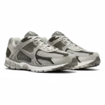 ⁦Nike Zoom Vomero 5 Iron Ore Flat Pewter⁩ – תמונה ⁦2⁩