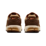 ⁦Nike Zoom Vomero 5 Wheat Grass and Cacao Wow⁩ – תמונה ⁦3⁩