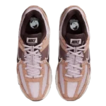 ⁦Nike Zoom Vomero 5 Dusted Clay Violet Smokey Mauve Earth⁩ – תמונה ⁦4⁩