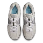 ⁦Nike Zoom Vomero 5 Light Orewood Brown⁩ – תמונה ⁦4⁩