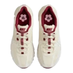 ⁦Nike Zoom Vomero 5 Sail Pale Ivory Team Red⁩ – תמונה ⁦4⁩