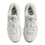 ⁦Nike Zoom Vomero 5 Platinum Tint Cashmere Iron Grey⁩ – תמונה ⁦4⁩
