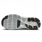⁦Nike Zoom Vomero 5 Pure Platinum Summit White Metallic Silver⁩ – תמונה ⁦5⁩