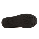⁦UGG Classic Mini II Boot Black⁩ – תמונה ⁦5⁩