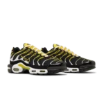 ⁦Nike Air Max Plus Black Tour Yellow⁩ – תמונה ⁦2⁩