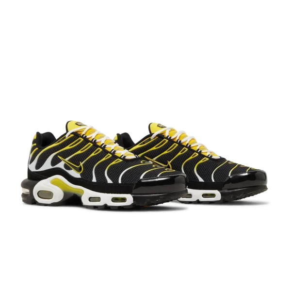 ⁦Nike Air Max Plus Black Tour Yellow⁩ – תמונה ⁦2⁩