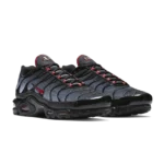 ⁦Nike Air Max Plus Black Gradient Red⁩ – תמונה ⁦2⁩