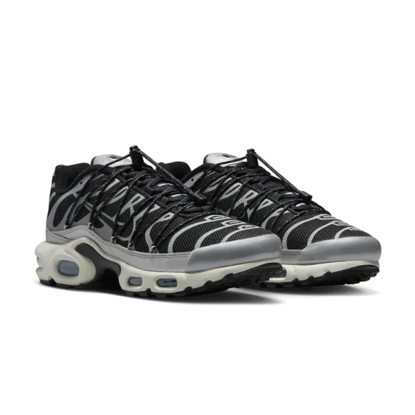 ⁦Nike Air Max Plus Toggle Black Silver⁩ – תמונה ⁦2⁩