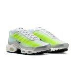 ⁦Nike Air Max Plus Volt Silver⁩ – תמונה ⁦2⁩