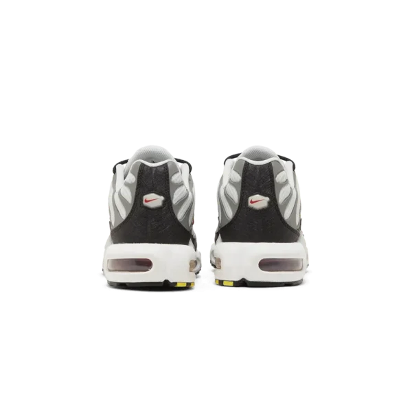 ⁦Nike Air Max Plus Photon Dust Varsity Red⁩ – תמונה ⁦3⁩