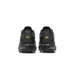 ⁦Nike Air Max Plus Black Suede Silver⁩ – תמונה ⁦3⁩