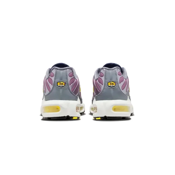 ⁦Nike Air Max Plus Violet Dust High Voltage⁩ – תמונה ⁦3⁩