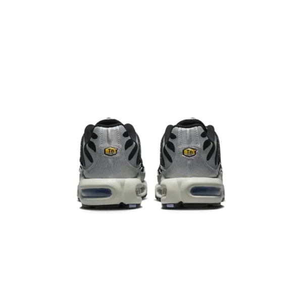 ⁦Nike Air Max Plus Toggle Black Silver⁩ – תמונה ⁦3⁩