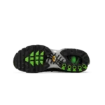 ⁦Nike Air Max Plus Black Silver Green Strike⁩ – תמונה ⁦4⁩