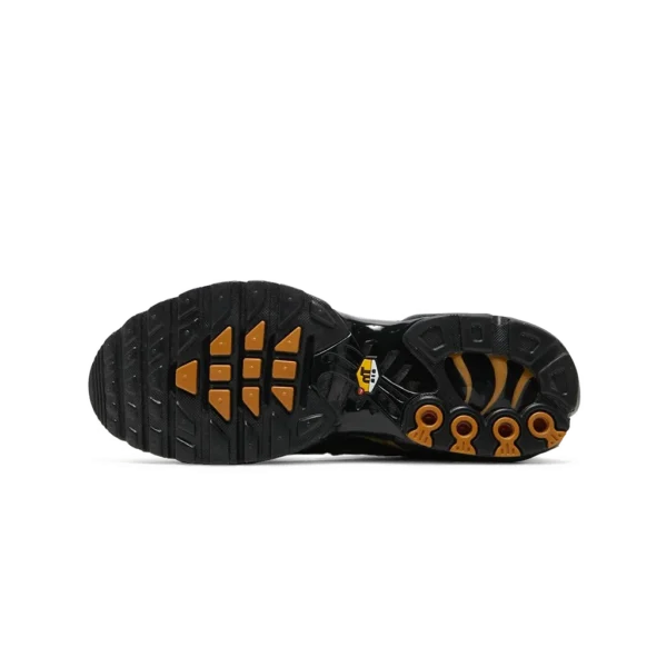 ⁦Nike Air Max Plus Black Wheat⁩ – תמונה ⁦4⁩