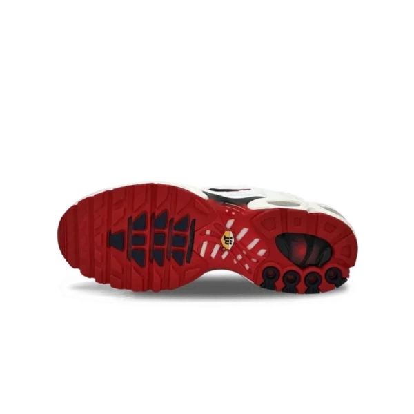 ⁦Nike Air Max Plus White University Red⁩ – תמונה ⁦5⁩