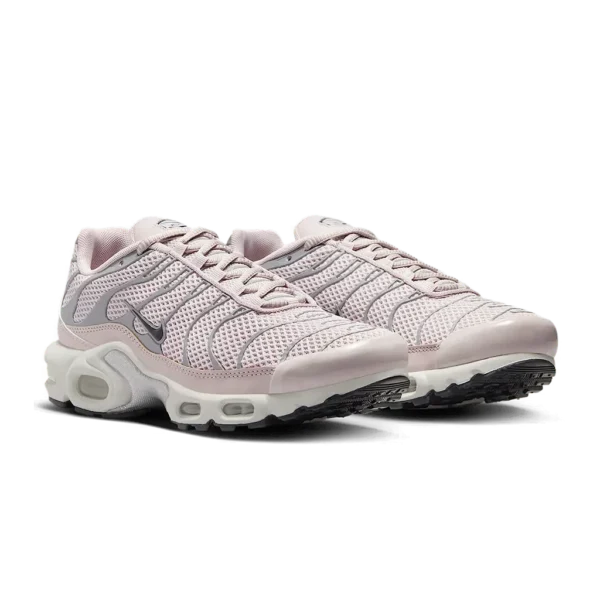 ⁦Nike Air Max Plus Platinum Violet⁩ – תמונה ⁦2⁩