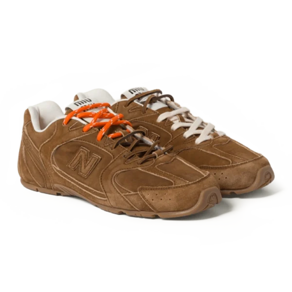 ⁦New Balance x Miu Miu 530 SL Suede Sneakers Cinnamon⁩ – תמונה ⁦2⁩