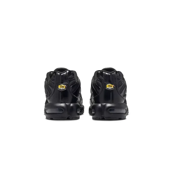 ⁦Nike Air Max Plus Triple Black⁩ – תמונה ⁦3⁩