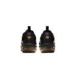⁦Nike Air VaporMax Plus Black Gold⁩ – תמונה ⁦3⁩