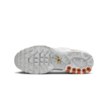 ⁦Nike Air Max Plus Utility White Safety Orange⁩ – תמונה ⁦5⁩