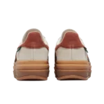 ⁦Adidas Gazelle Bold Cream White Wild Sepia Collegiate Green⁩ – תמונה ⁦3⁩