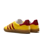 ⁦Adidas Gazelle x Gucci Yellow Velvet⁩ – תמונה ⁦3⁩