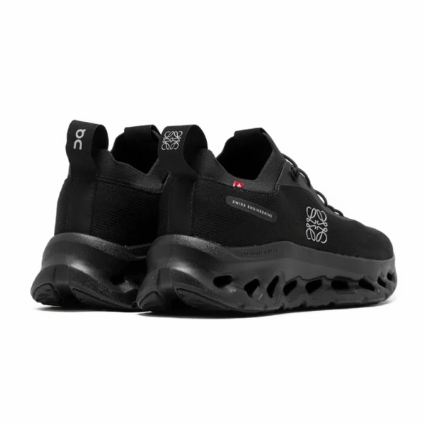 ⁦Cloudtilt LOEWE 2 All Black⁩ – תמונה ⁦3⁩