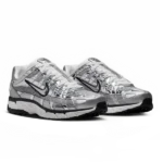 ⁦Nike P-6000 Metallic Silver Sail Black⁩ – תמונה ⁦2⁩