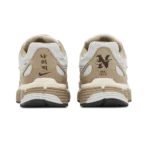 ⁦Nike P-6000 Photon Dust Light Bone Ivory Khaki⁩ – תמונה ⁦3⁩