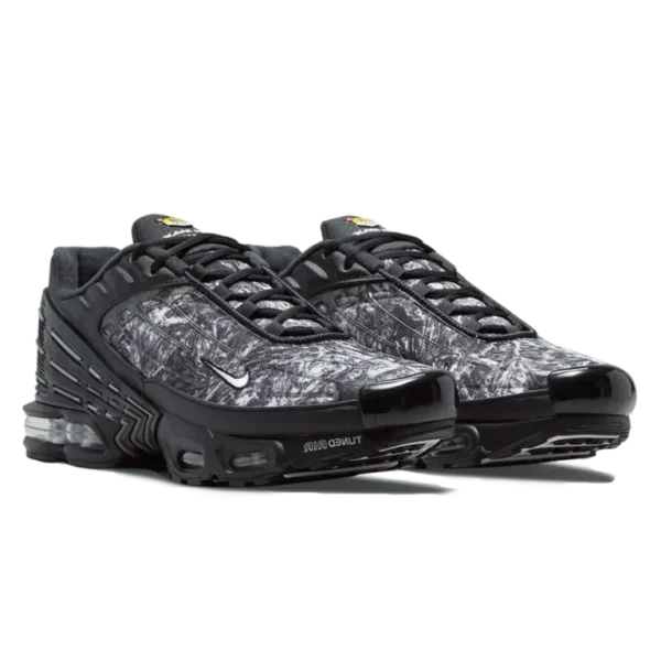 ⁦Nike Air Max Plus 3 Black Graphic⁩ – תמונה ⁦2⁩