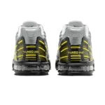 ⁦Nike Air Max Plus 3 Metallic Silver Opti Yellow Light Smoke Grey⁩ – תמונה ⁦3⁩
