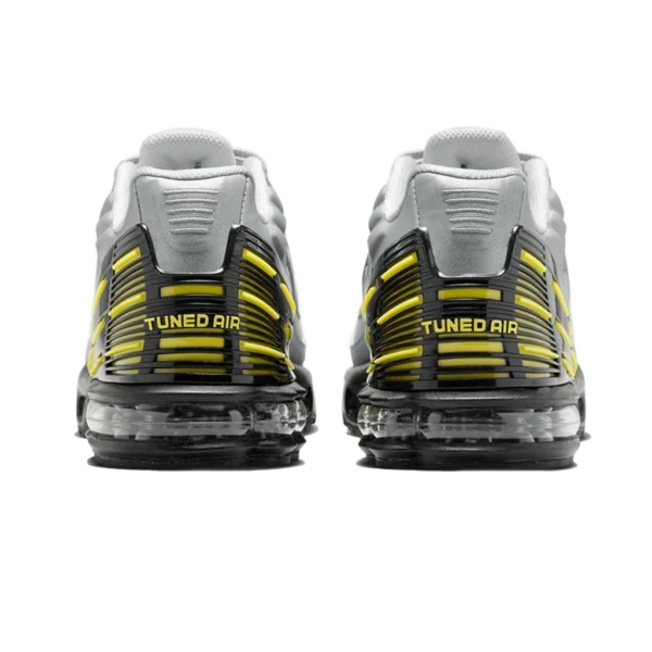 ⁦Nike Air Max Plus 3 Metallic Silver Opti Yellow Light Smoke Grey⁩ – תמונה ⁦3⁩