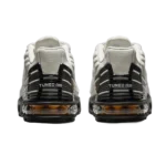 ⁦Nike Air Max Plus 3 Light Bone University Gold⁩ – תמונה ⁦3⁩