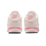 ⁦Nike Cortez Light Soft Pink⁩ – תמונה ⁦3⁩